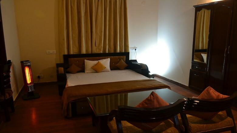 Hotel Majestic Oak Bush