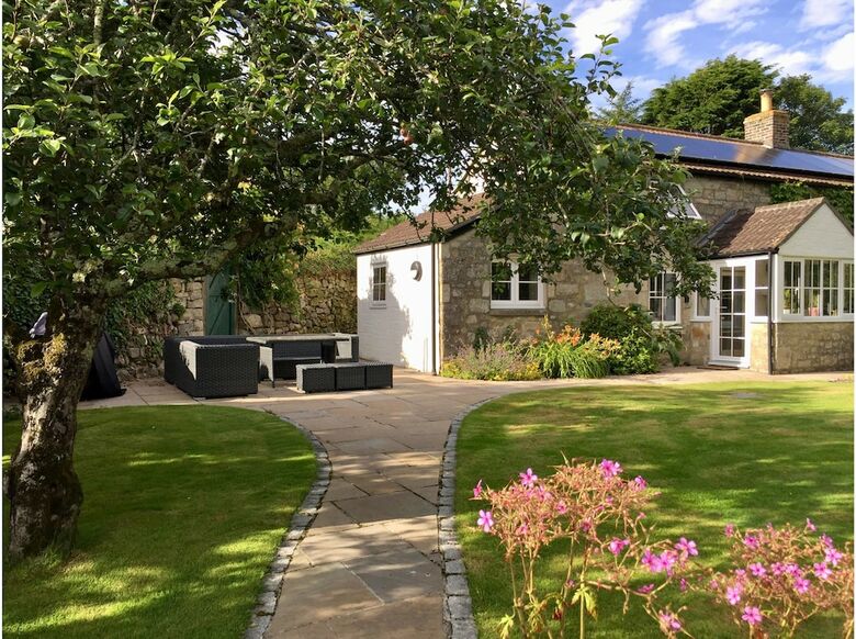 Tresowes Green Cottage