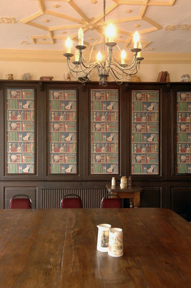 Posada Relaxinnz Old Crown Coaching Inn