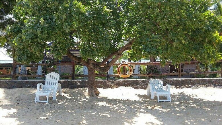 Hotel Nichos Island Resort