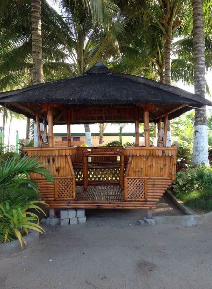 Hotel Nichos Island Resort