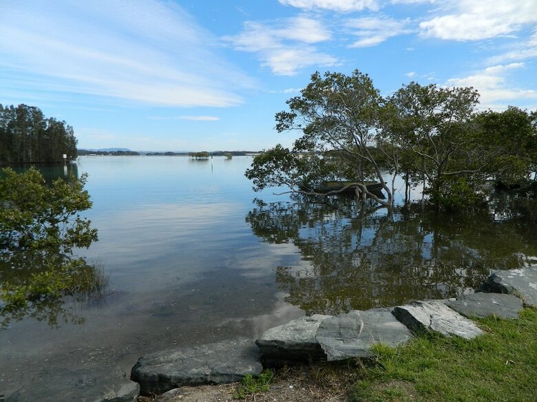 26 Wallis View - Opposite The Lake - 3 Bedroom Apartment