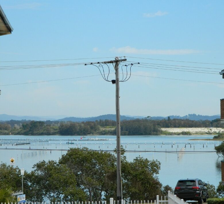 26 Wallis View - Opposite The Lake - 3 Bedroom Apartment