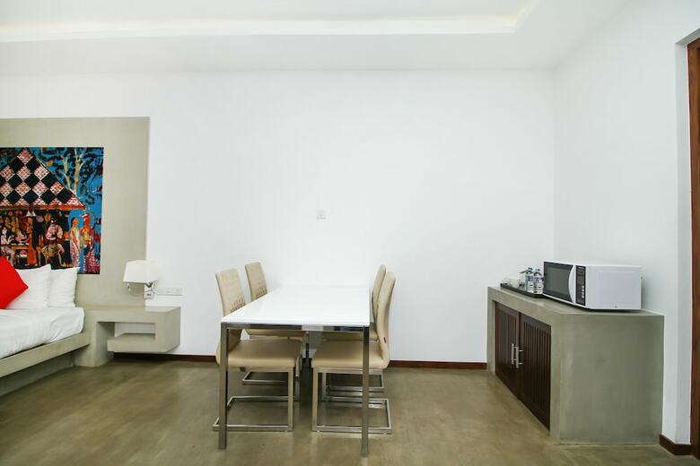 Hotel Capital O 402 Serendiva Beach Resort