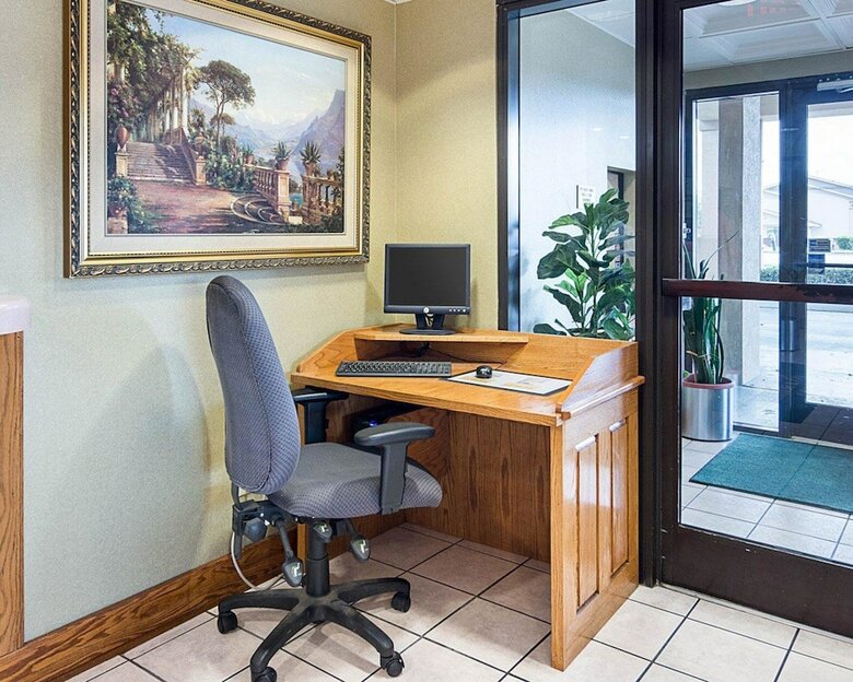 Hotel Quality Inn & Suites