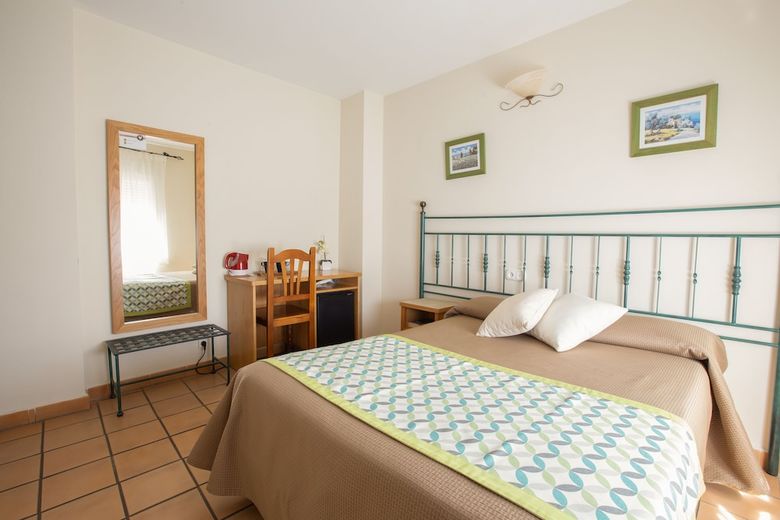 Hotel Hostal Apartamentos El Gallo