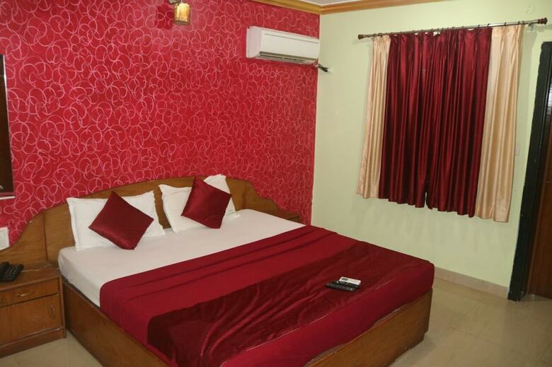 Hotel Krish Holiday Inn