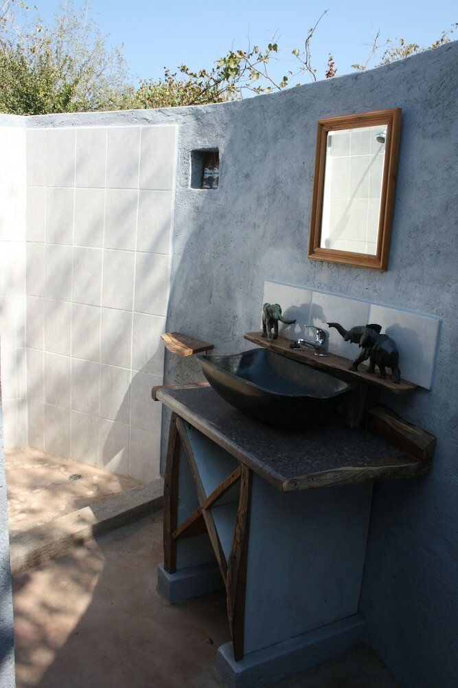 Posada Warthogs Bush Camp