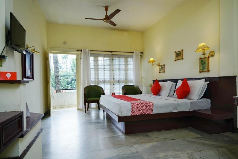Hotel Chandana Residencys