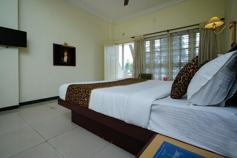Hotel Chandana Residencys
