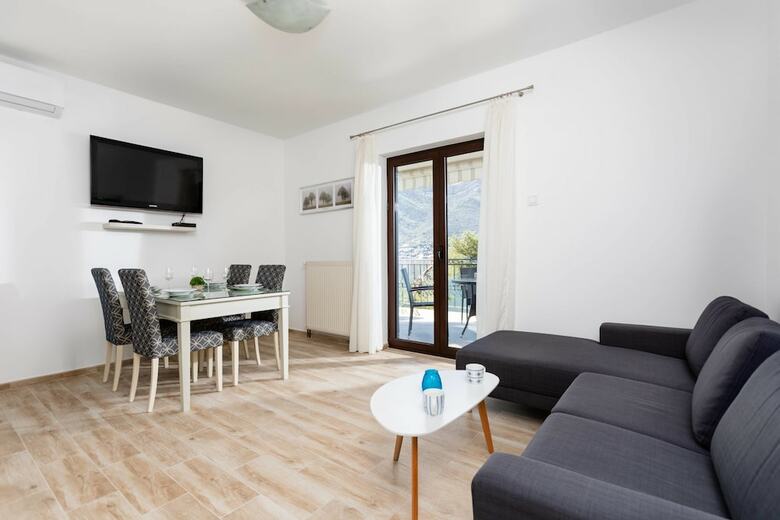 Apartments Miramar
