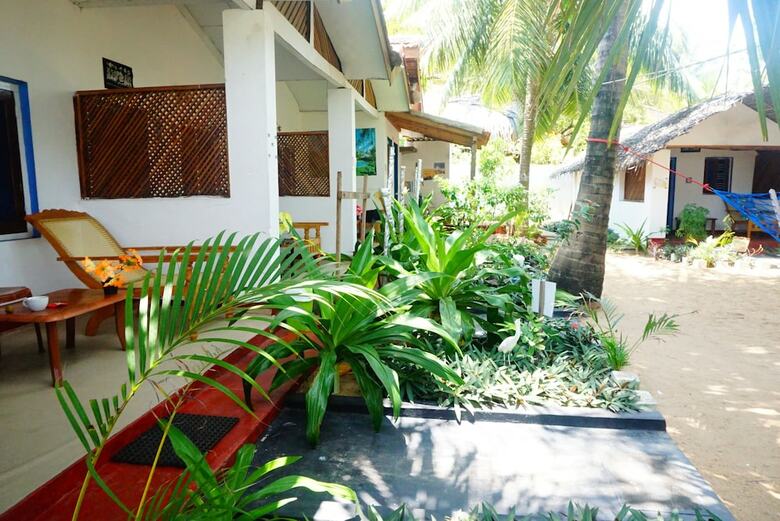 Star Rest Beach Hotel Arugambay