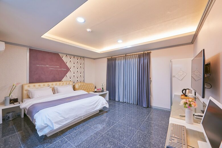 Business Hotel Venture