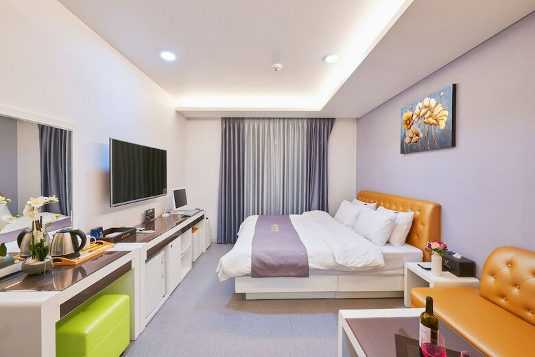 Business Hotel Venture