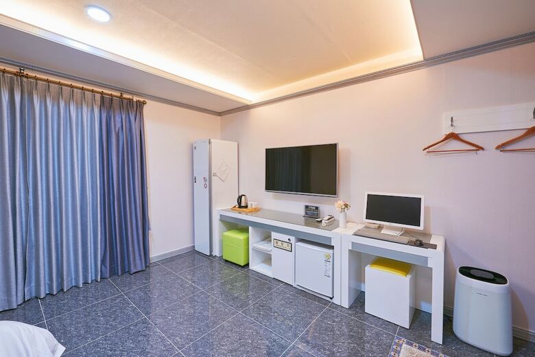 Business Hotel Venture