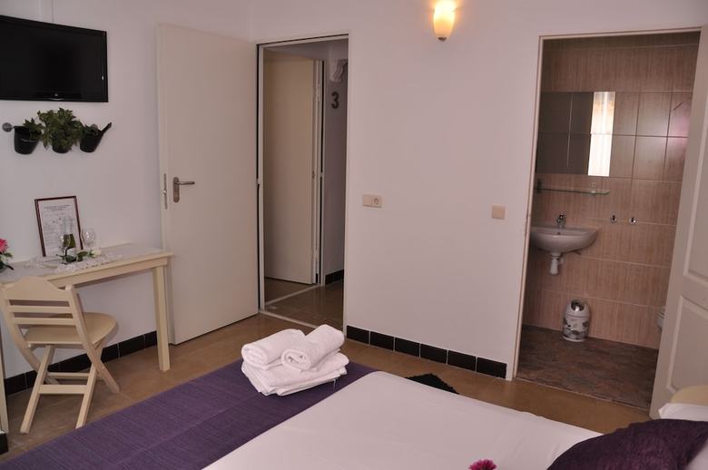 Wellamar Hotel & Apartments
