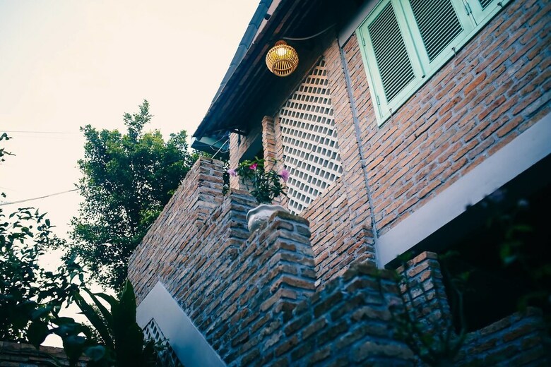 Nam Thi Holiday Home