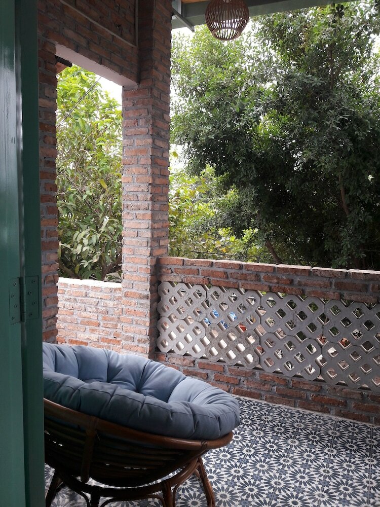 Nam Thi Holiday Home