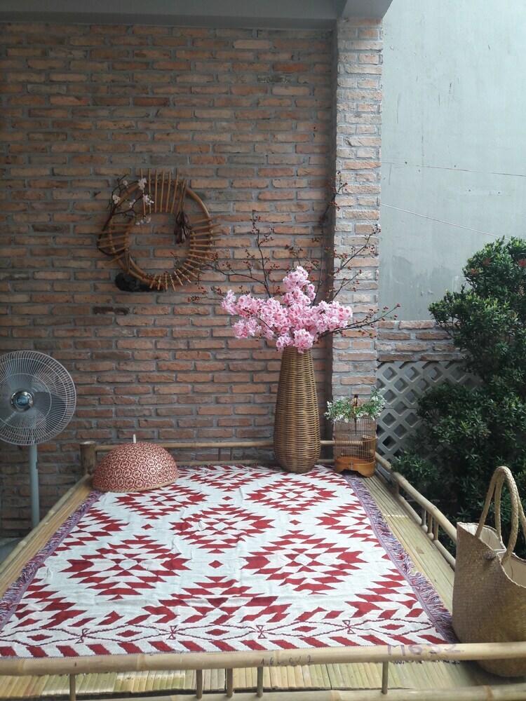 Nam Thi Holiday Home