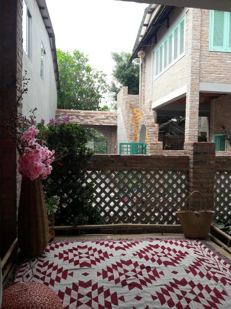 Nam Thi Holiday Home