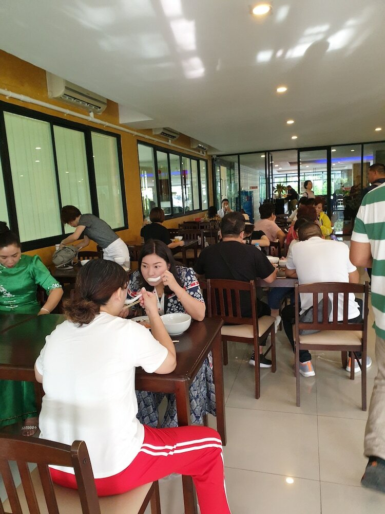 Hotel Zzz Crest Chiang Mai