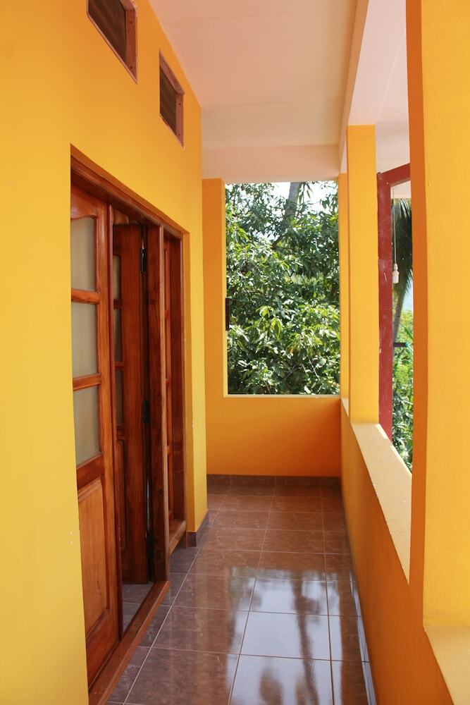 Hotel Anura Guest Inn