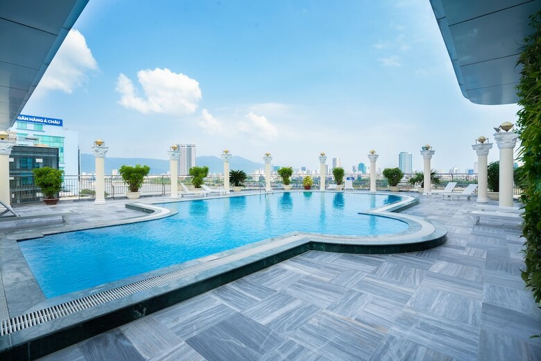 Senriver Hotel