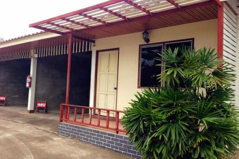 Hotel Zigzag Resort Mukdahan