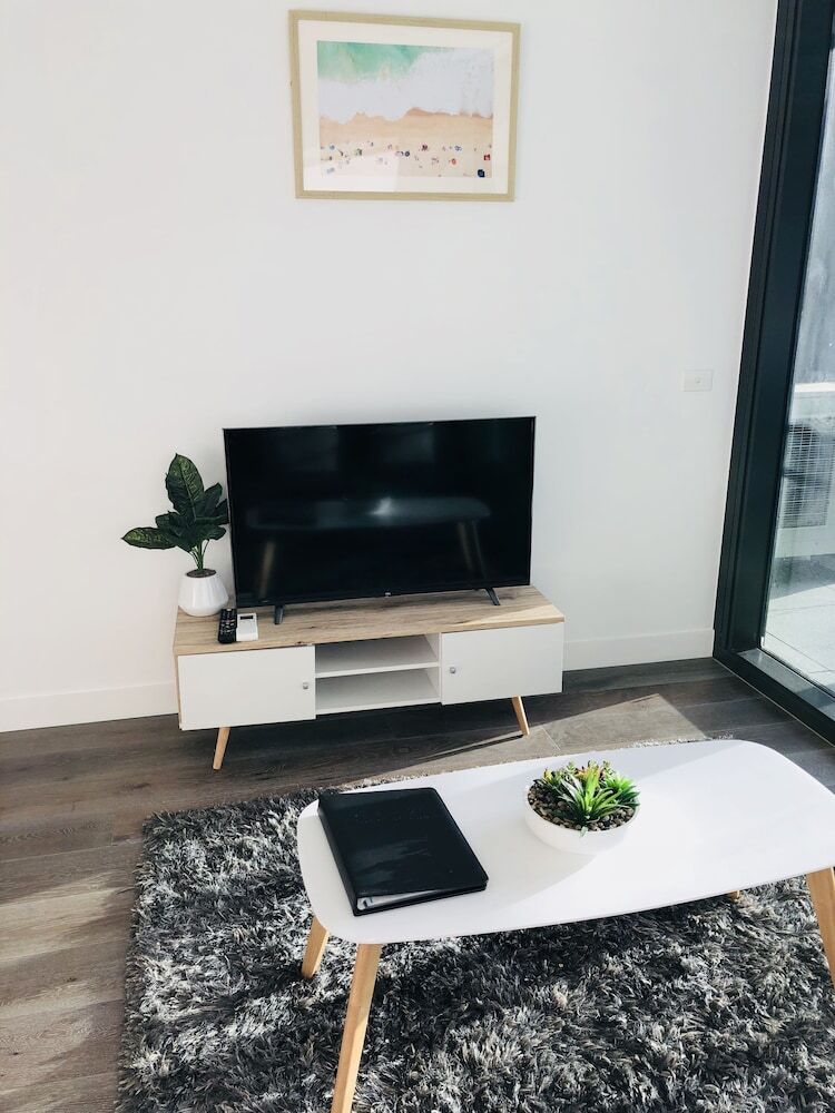 Explore Docklands Lovely Apartment Lvl8