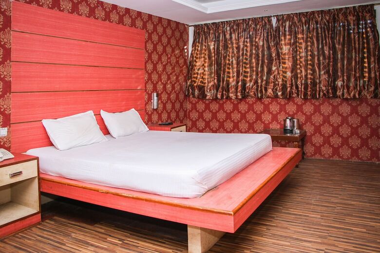Hotel Desantosh Residency