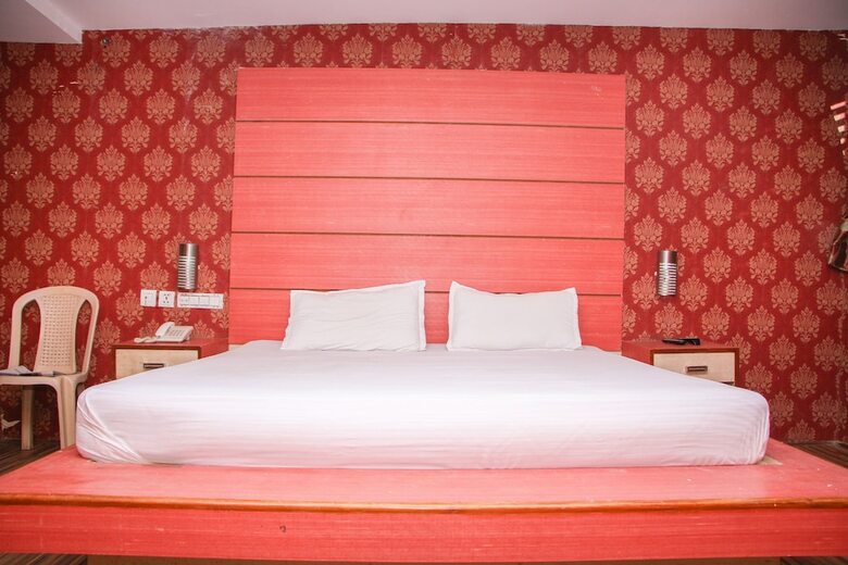 Hotel Desantosh Residency