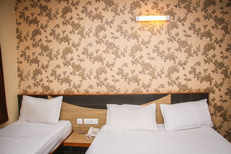 Hotel Desantosh Residency