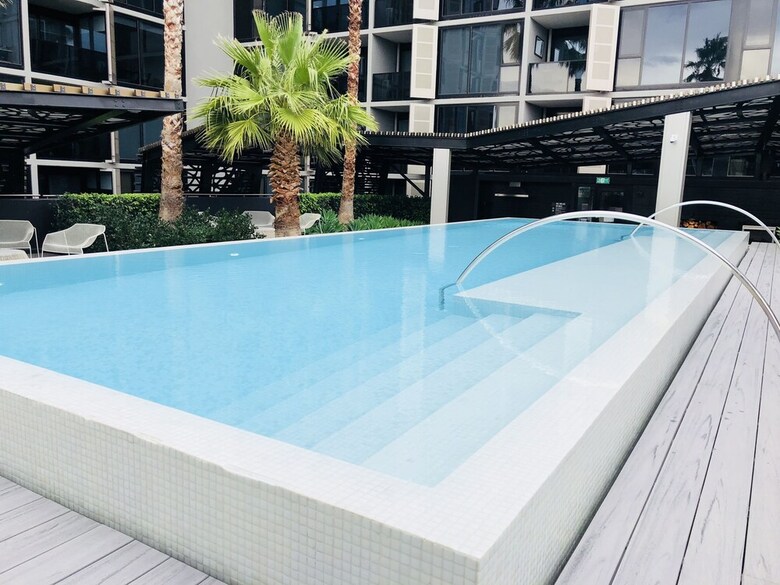 Lvl 11 Cosy Apartment Near Lygon St