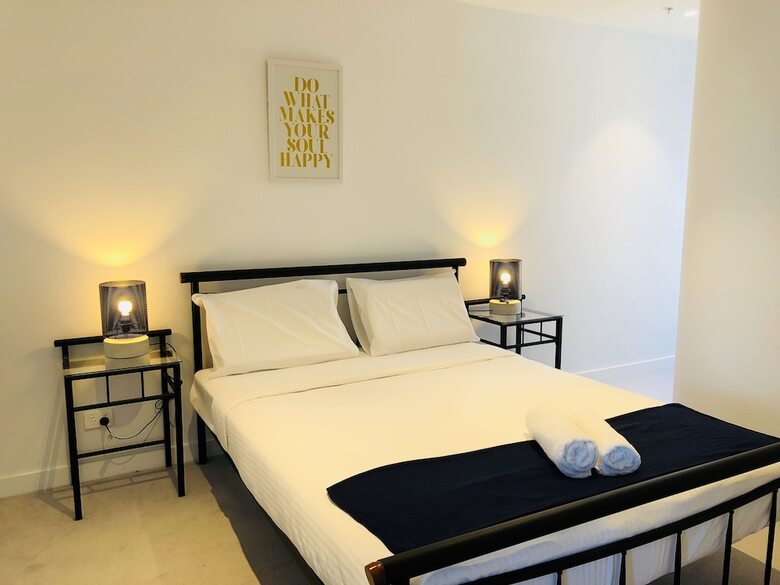 Comfy 2-bedroom Apartment Level 5