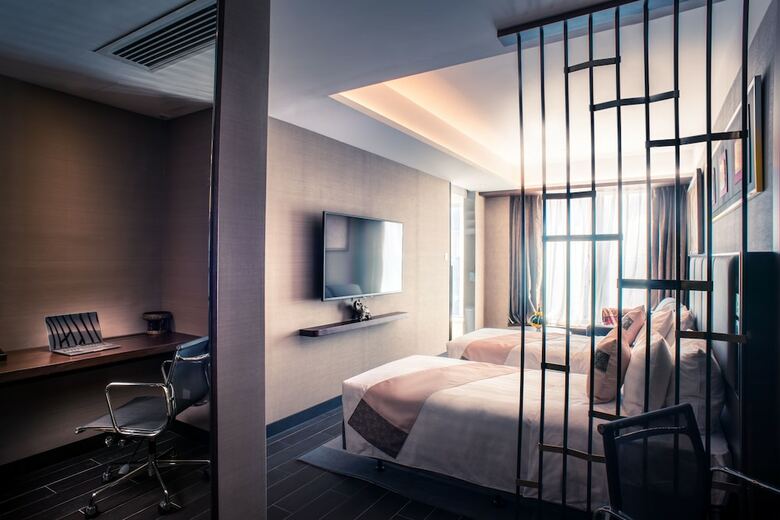 Hotel Soravit On Granville