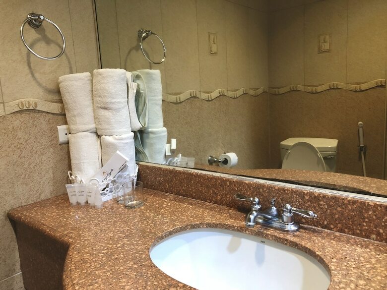 King's Royale Hotel And Resort