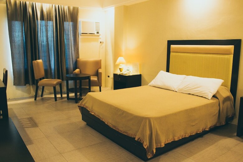 King's Royale Hotel And Resort