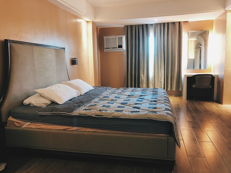 King's Royale Hotel And Resort