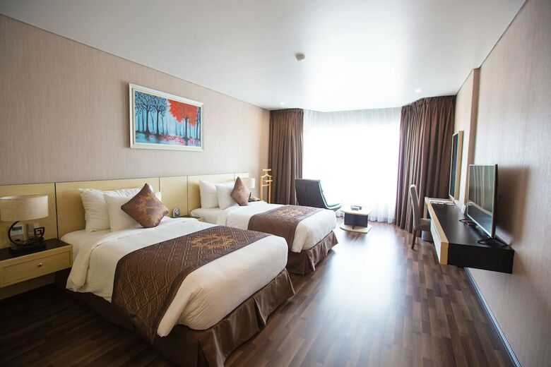 Central Hotel
