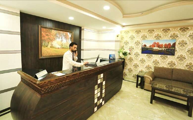Hotel Crown Plaza Residency