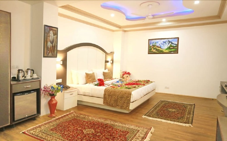 Hotel Crown Plaza Residency