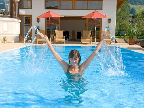 Hostal G�stehaus Wei�es R�ssl
