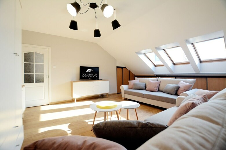 Golden Sun Apartments - Port