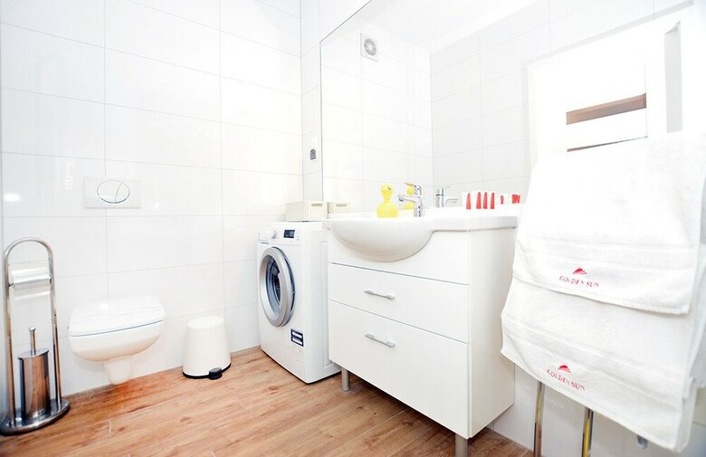 Golden Sun Apartments- Polanki