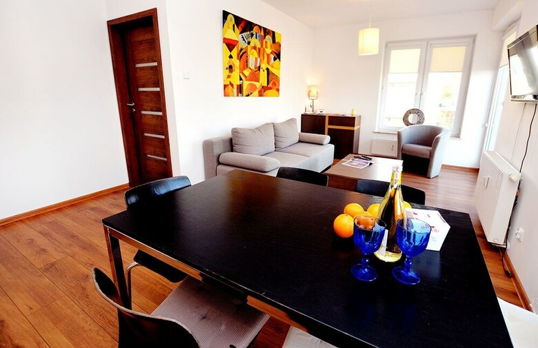Golden Sun Apartments- Polanki