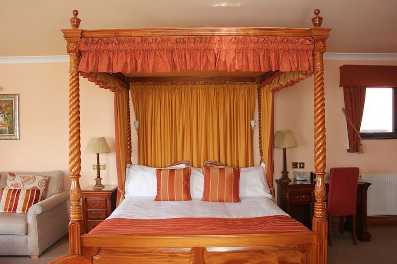 The Mallyan Spout Hotel