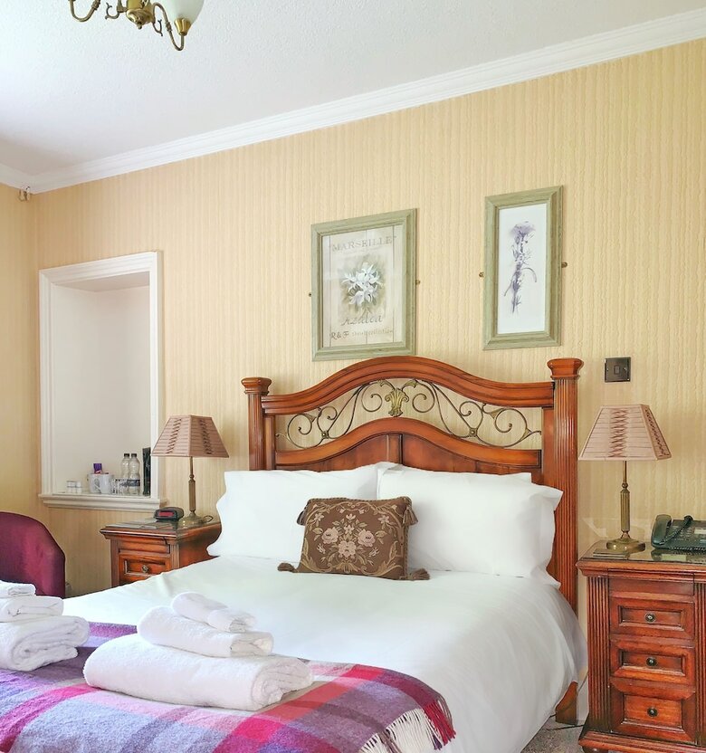 The Mallyan Spout Hotel