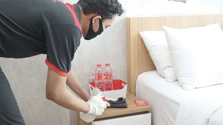 Hotel Reddoorz Plus Near Alun Alun Selatan 2
