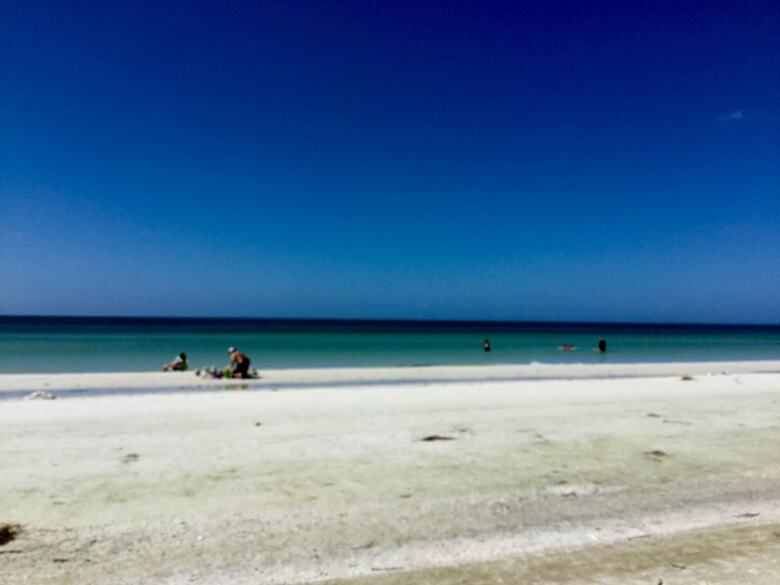Island House Beach Resort