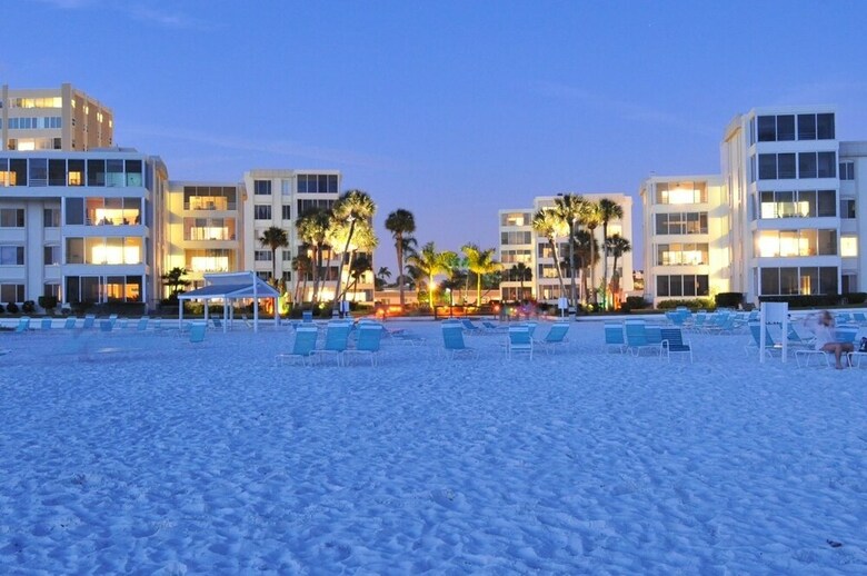Island House Beach Resort